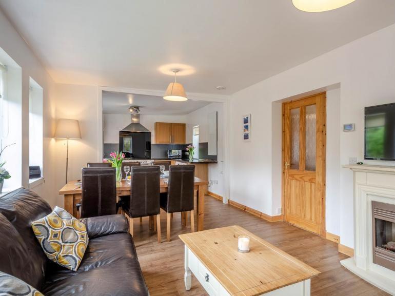 Cosy 3 Bedroom Home In Centre Of Brodick Exterior photo