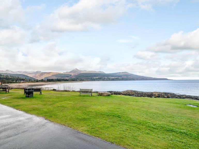 Cosy 3 Bedroom Home In Centre Of Brodick Exterior photo